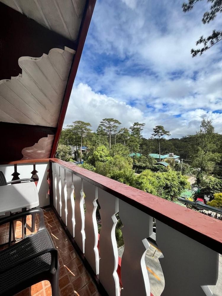 Log Cabin Hotel-Baguio Deluxe M8 5
