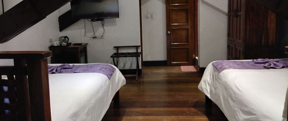 Log Cabin Hotel-Baguio Deluxe M8