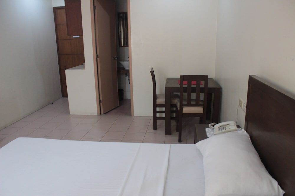 Joyce Apartelle Kalentong Studio 10