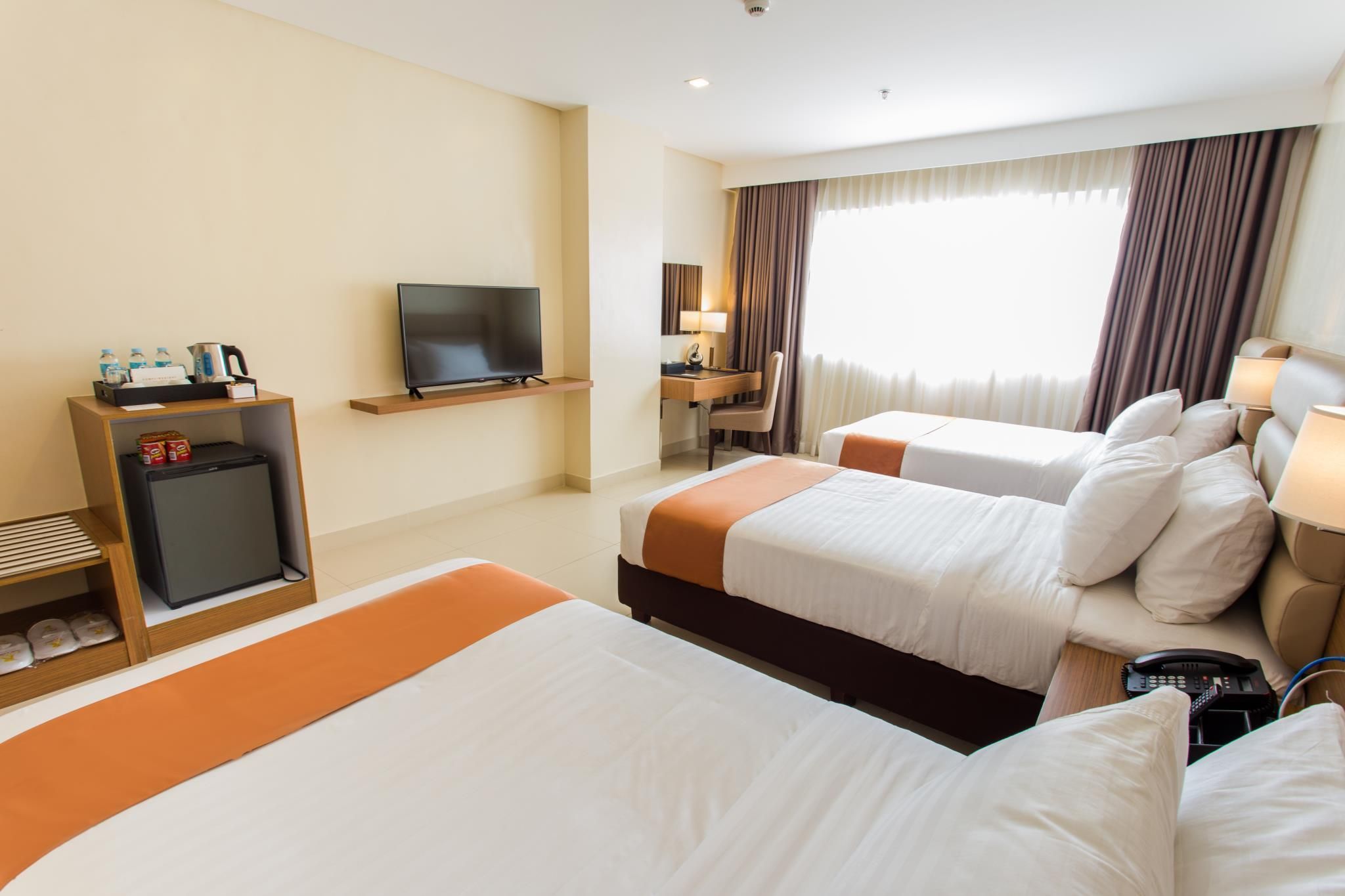 Deluxe Triple - 3 Single Beds Old Tower