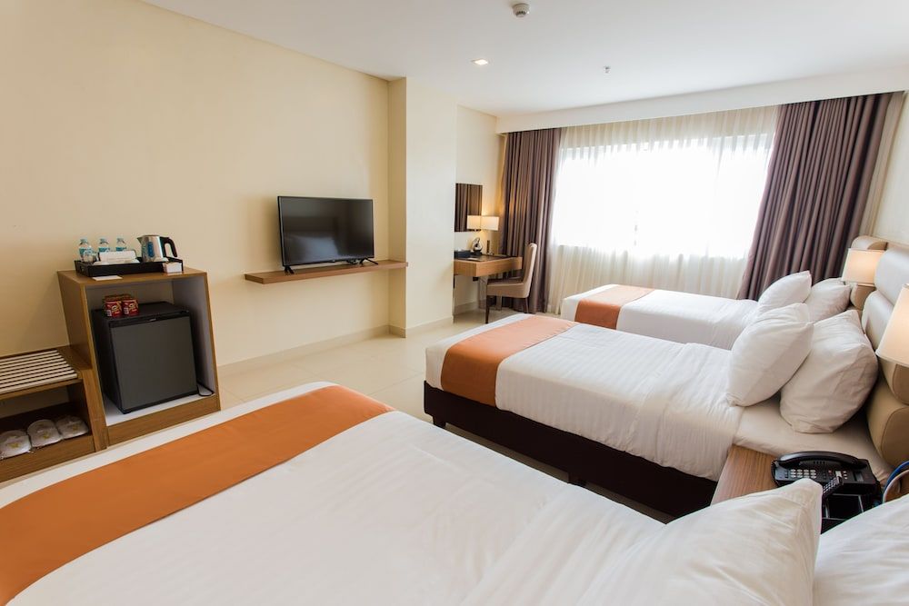 Royce Hotel & Casino Deluxe Triple Room - Deluxe Tower 2