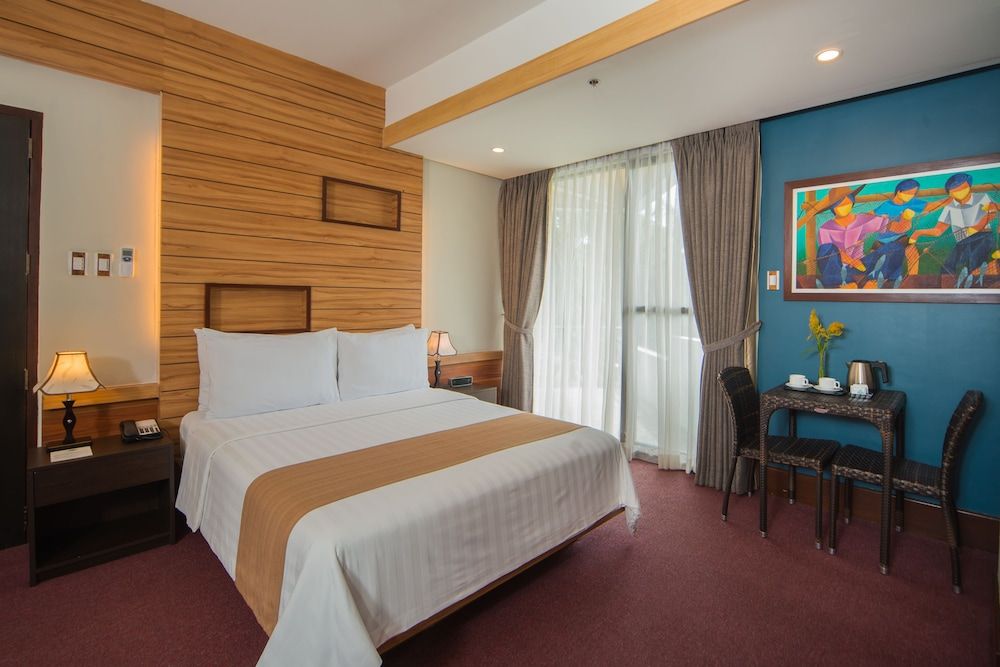 Grand Sierra Pines Baguio Deluxe Room 3