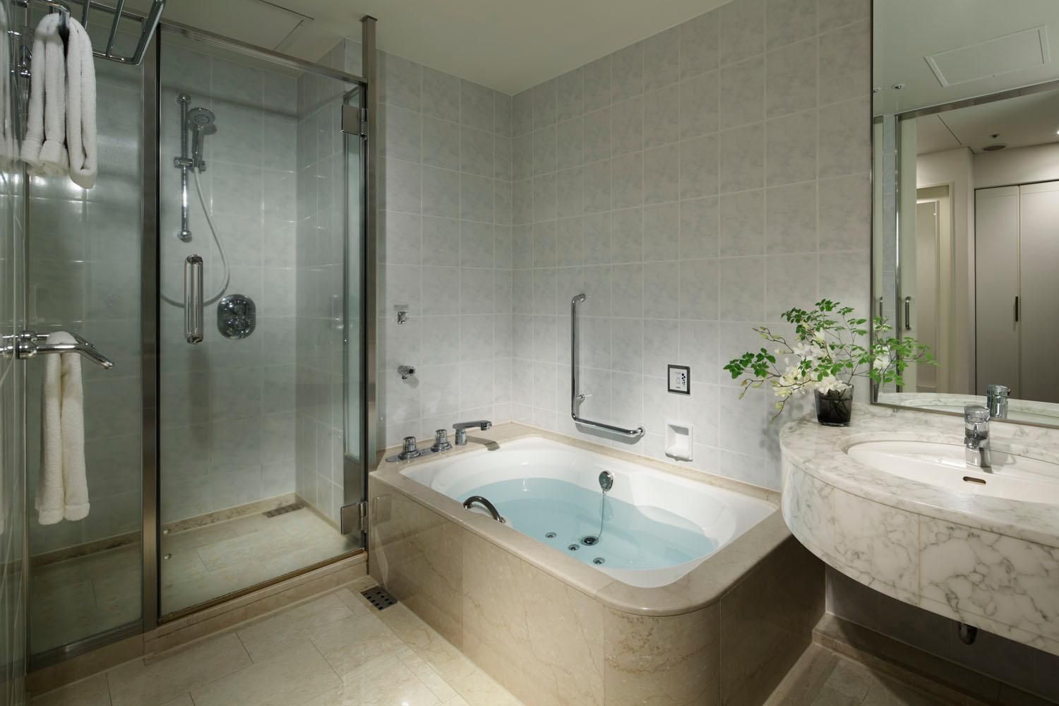 Tower Side Deluxe Twin Room Upper Floor (Non-Smoking)+ Sauna Access
