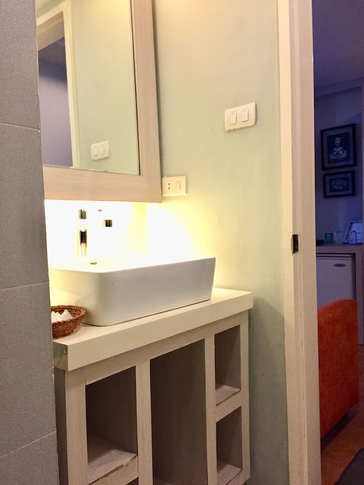 Almont City Hotel Family Room 4