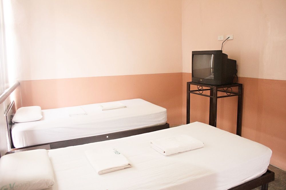 GV Hotel Ormoc Standard Twin Room 4