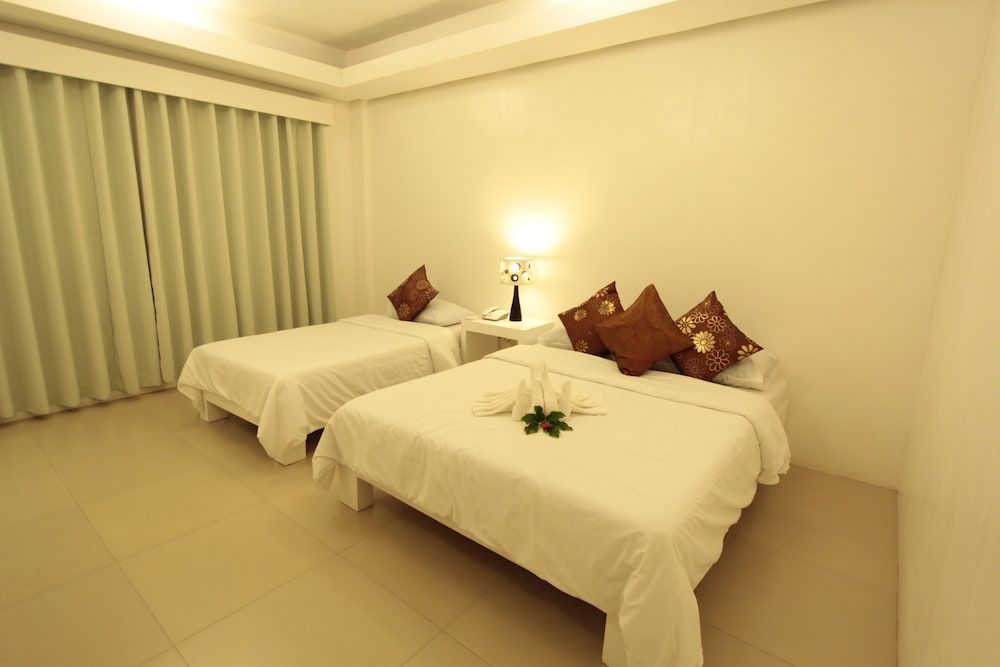 Casa Pilar Beach Resort Deluxe Room 2