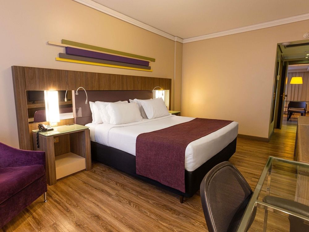 Executive Suite, 1 King Bed, Bathtub