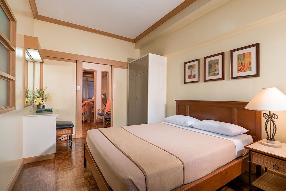 Tropicana Suites One Bedroom Suite 10