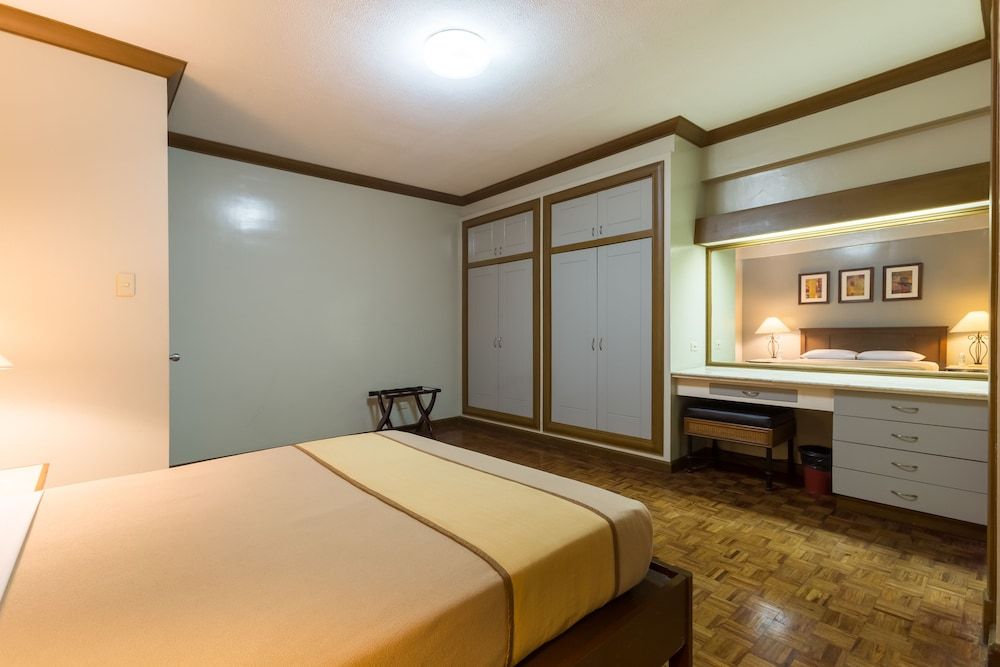 Tropicana Suites One Bedroom Suite 7