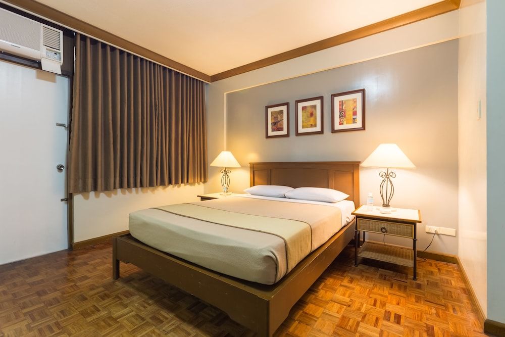 Tropicana Suites One Bedroom Suite 6