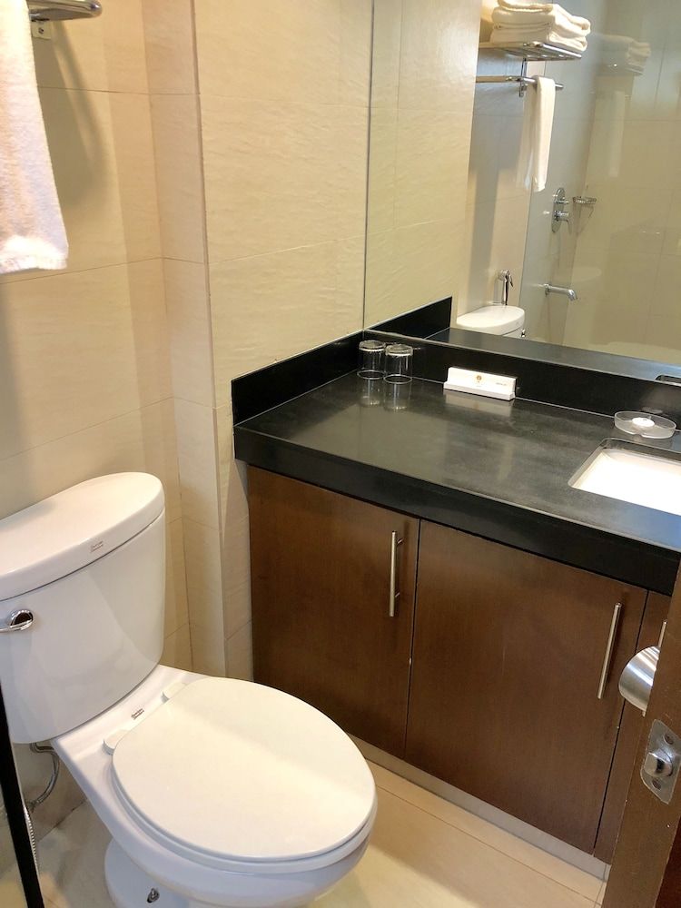 Tropicana Suites Studio 6