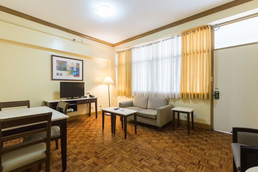 Tropicana Suites One Bedroom Suite 17