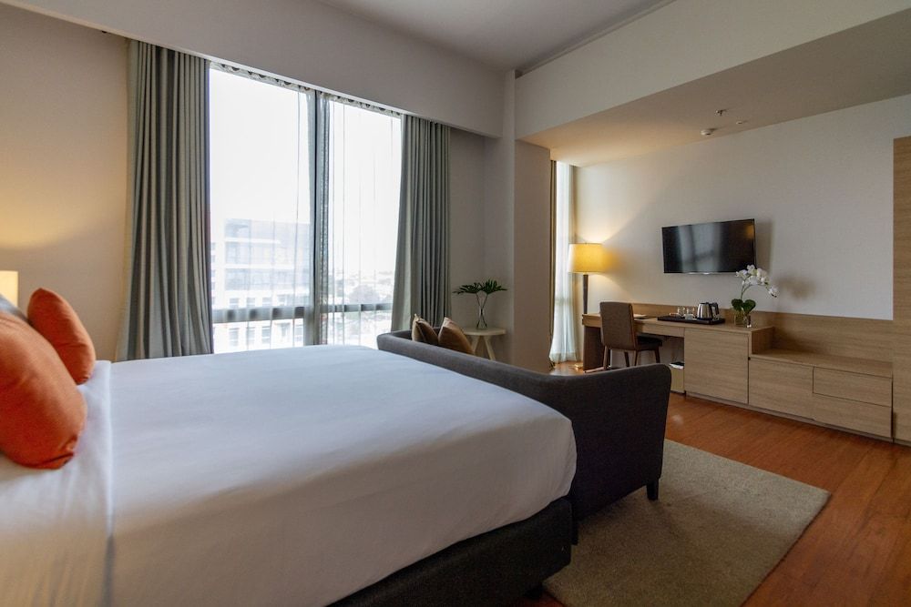 Privato Quezon City Deluxe Room, 1 King Bed 2