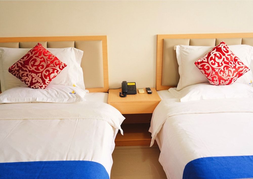 Extremeli Suites Deluxe Room 3