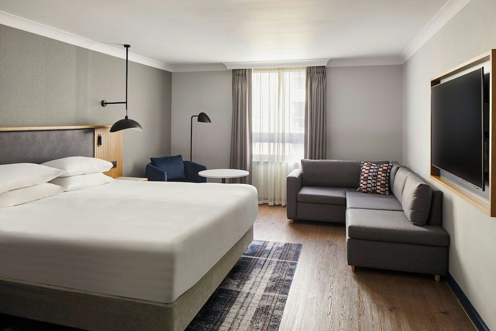 undefined Edinburgh Marriott Hotel Holyrood 5