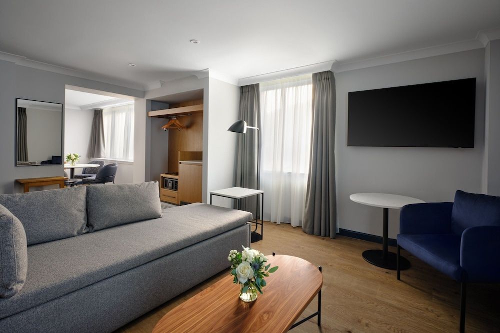 undefined Edinburgh Marriott Hotel Holyrood