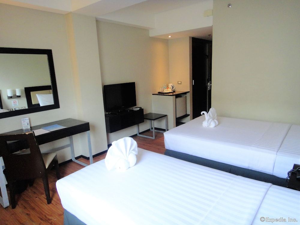 Mallberry Suites Business Hotel Deluxe Room 2