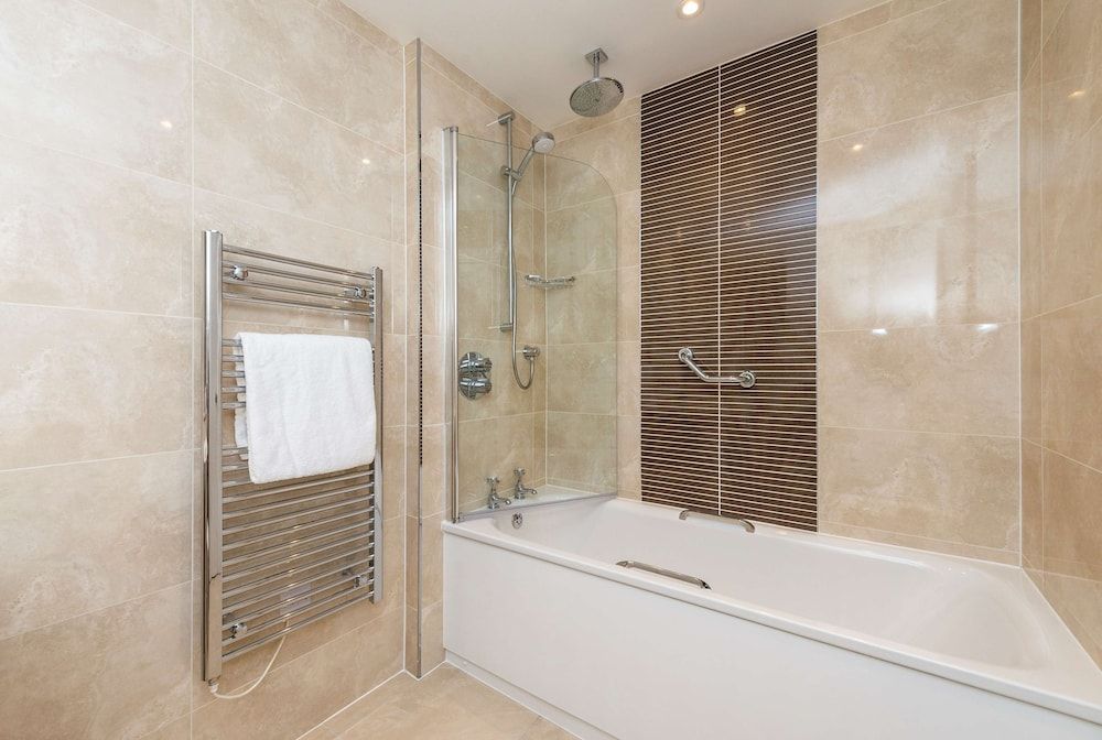 Macdonald Inchyra Hotel & Spa Standard Room, 1 King Bed 4