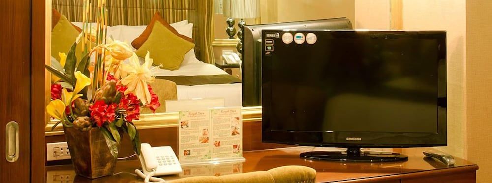 Royal Garden Hotel Suite 10