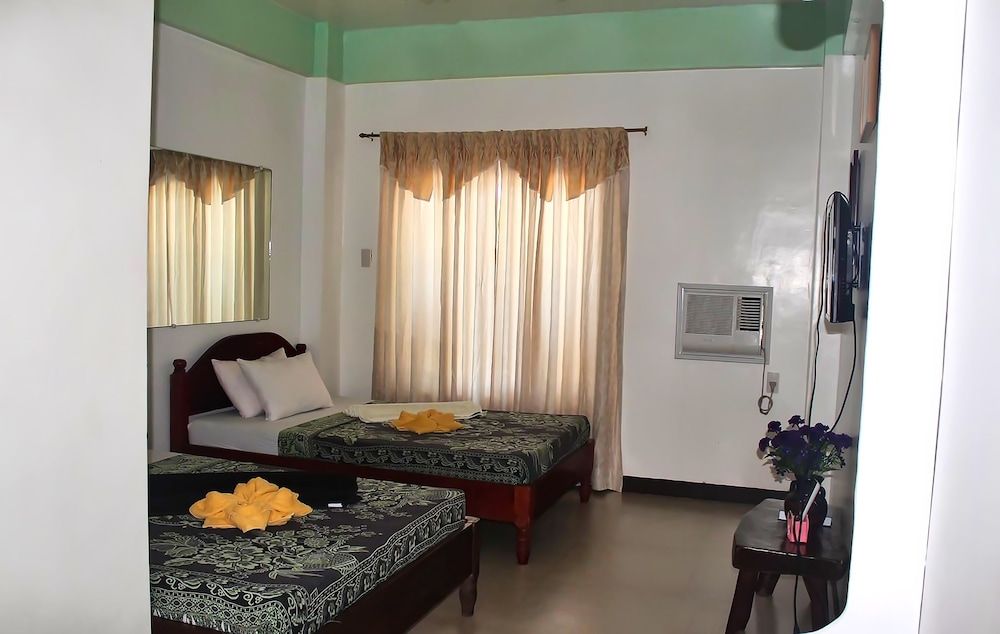 Pagudpud Rinnovati Beach Resort Superior Quadruple Sharing Room