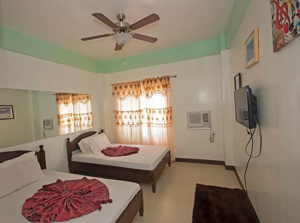 Pagudpud Rinnovati Beach Resort Superior Quadruple Sharing Room 3