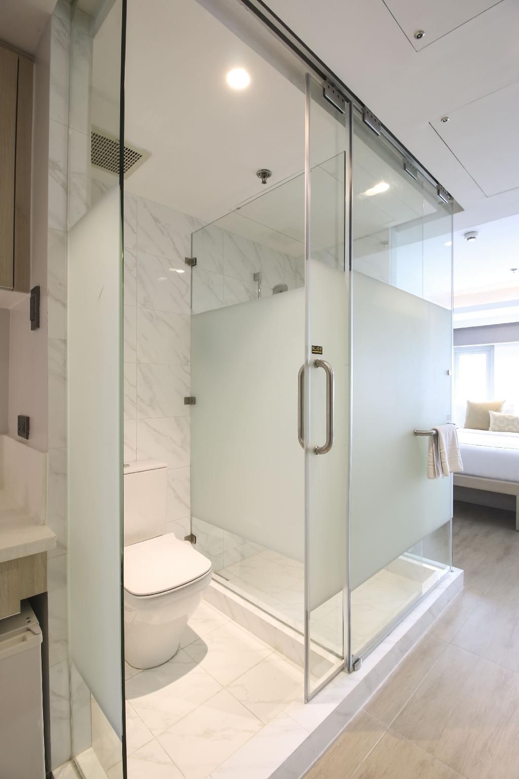 The Mini Suites - Eton Tower Makati Mini Double Room 5