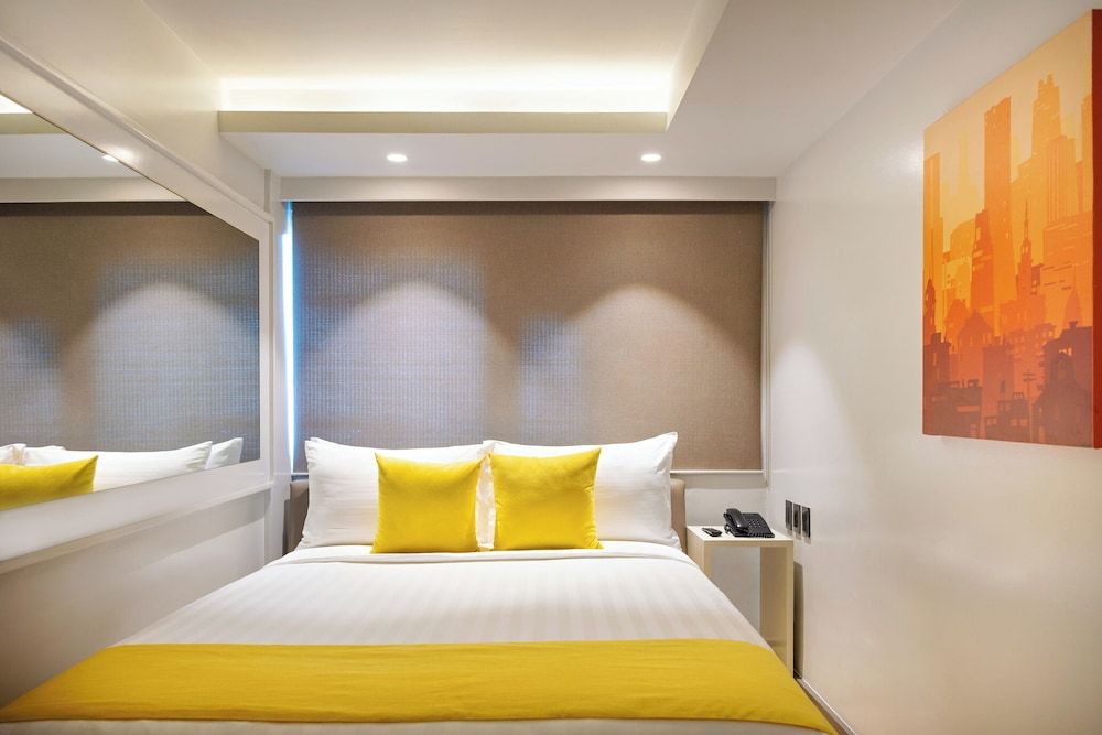 The Mini Suites - Eton Tower Makati Mini Double Room 4