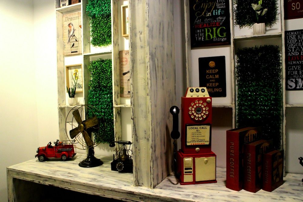 undefined Food District Hostel Cebu Central 7