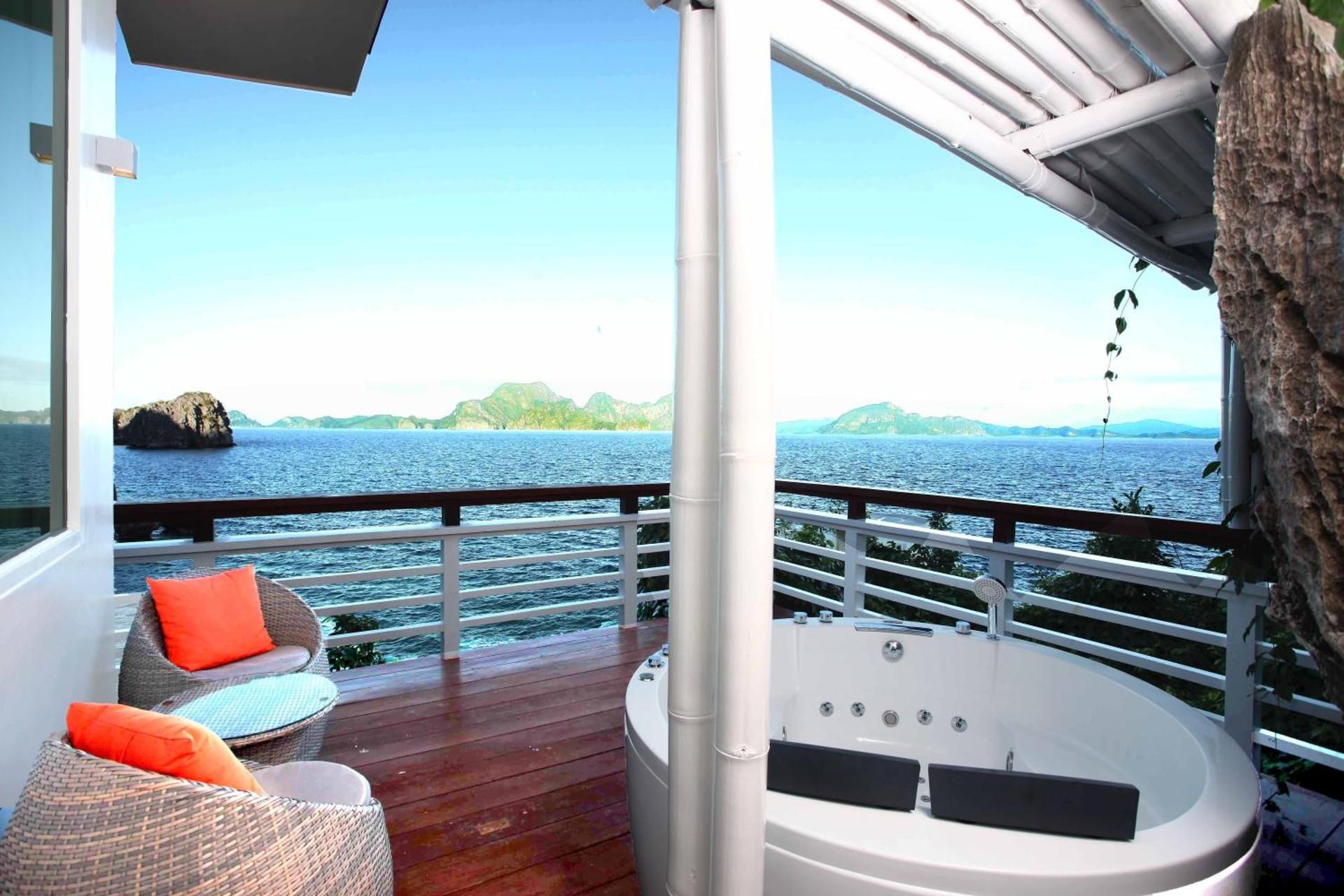 Matinloc Island Resort Family Villa 3