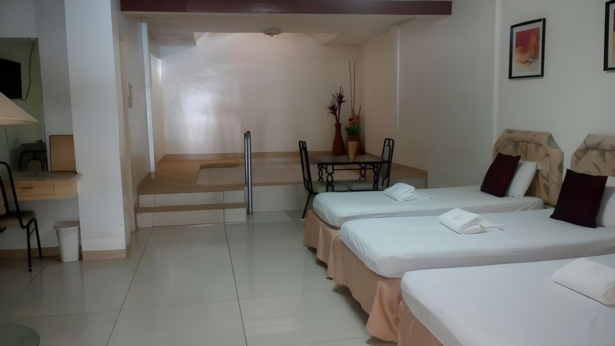 Suite Room with Indoor Pool (4 Single Beds)