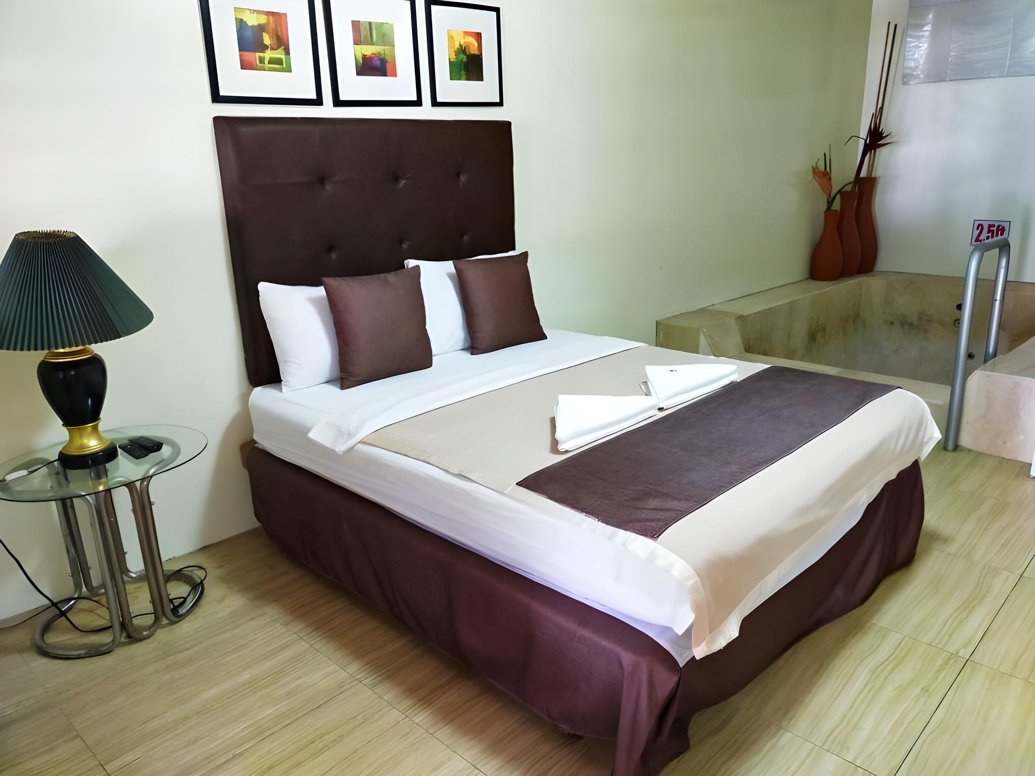 Deluxe Room (1 Double Bed)