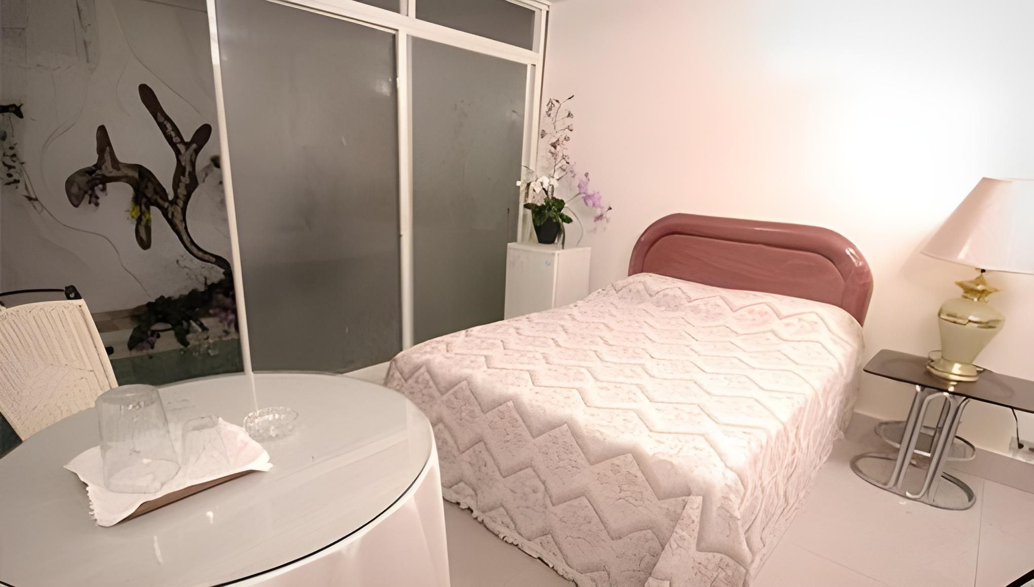 Deluxe Room (with Indoor Pool)