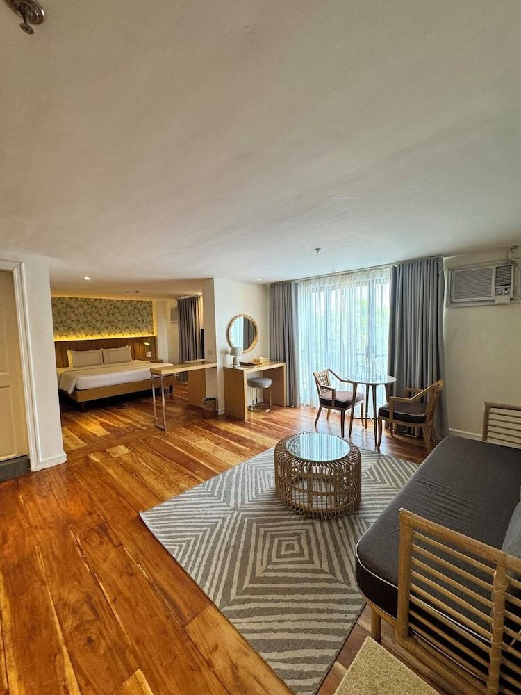 Sugarland Hotel