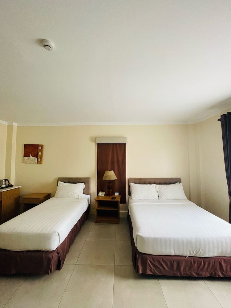 Chateau By The Sea Superior Room 3