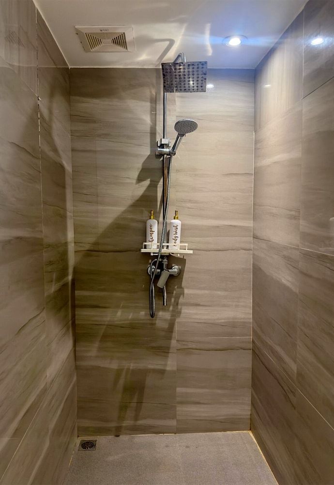 El Nido Coco Resort Family Bungalow 11