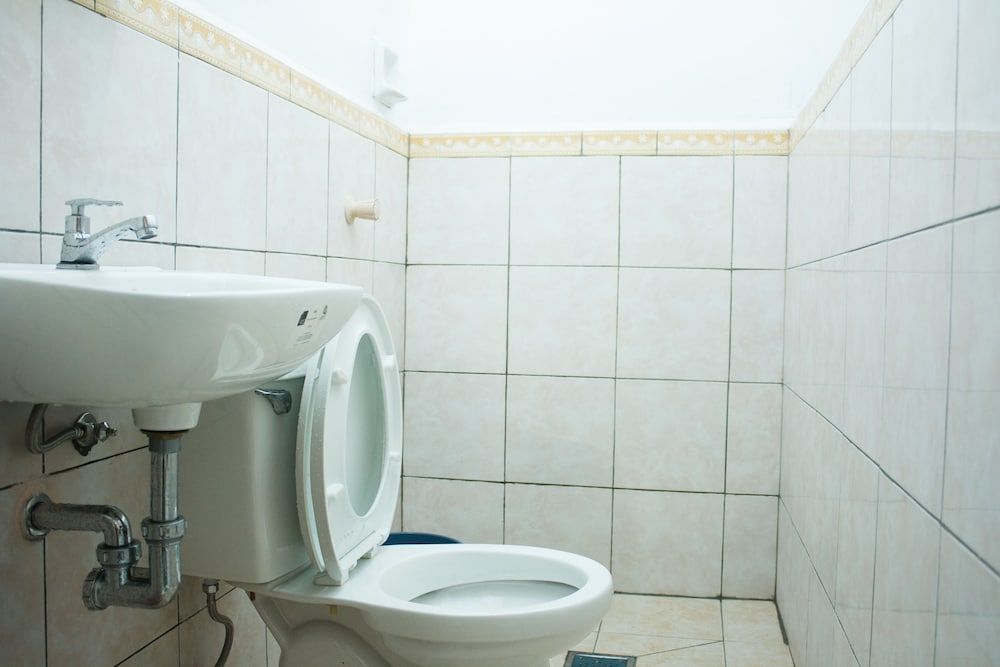 GV Hotel Borongan Standard Twin Room 6