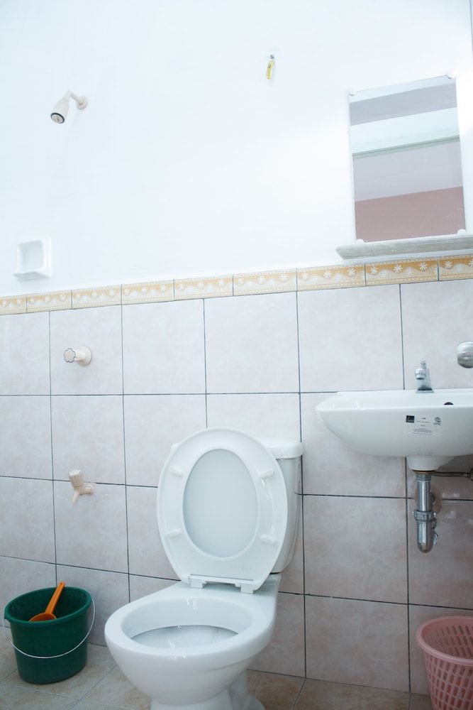 GV Hotel Borongan Standard Triple Room 8