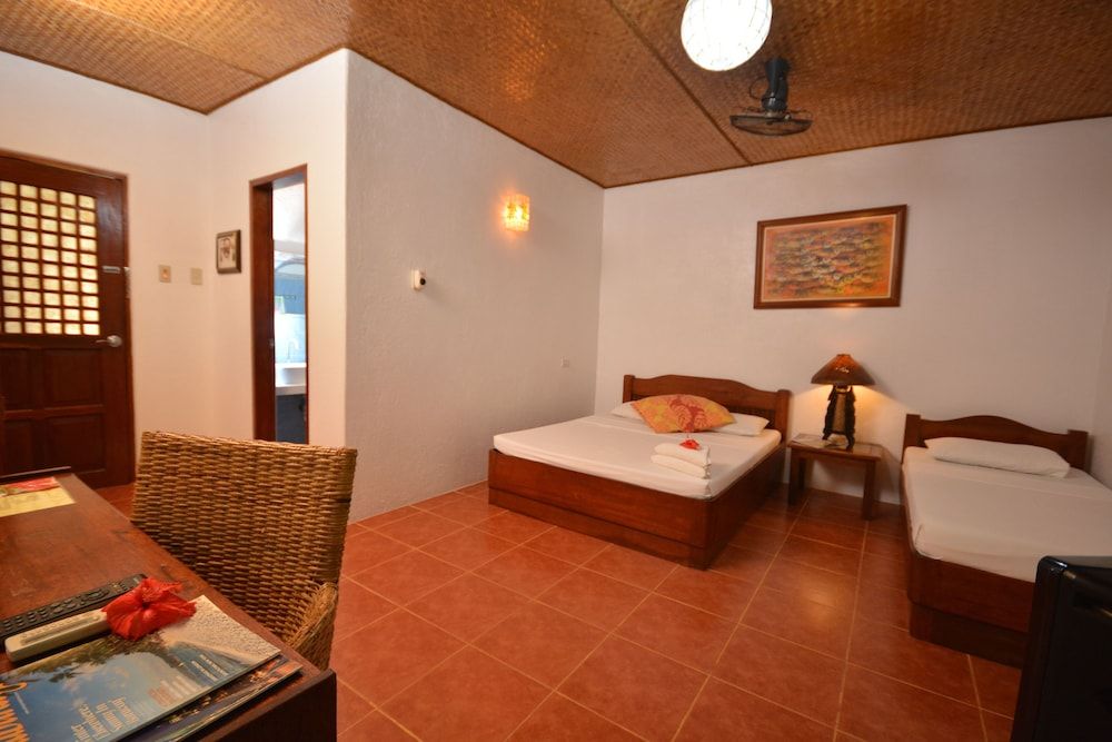 Hibiscus Garden Resort Classic Room, 1 Queen Bed, Garden View 5