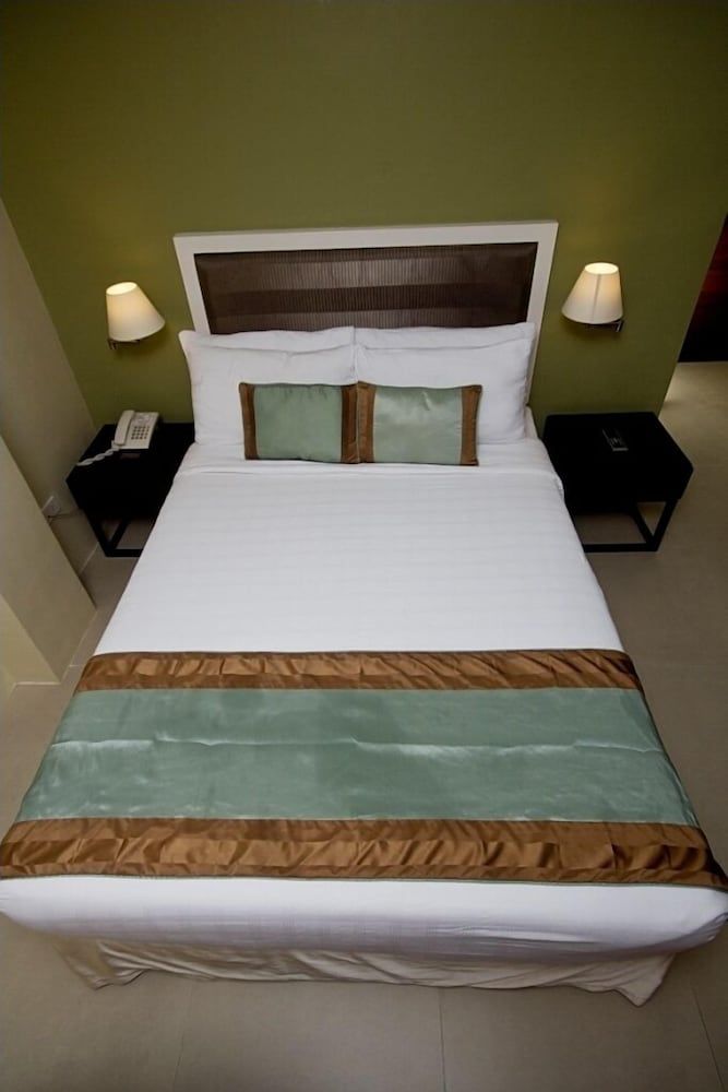 Mango Suites - Tuguegarao Deluxe Twin Room 3