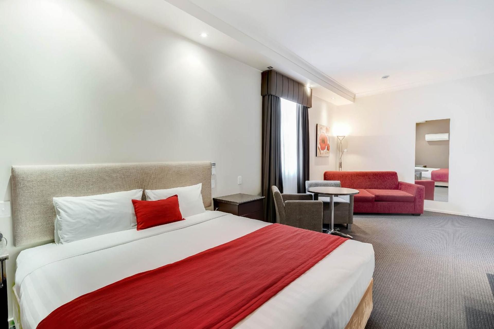 Deluxe King Spa Room