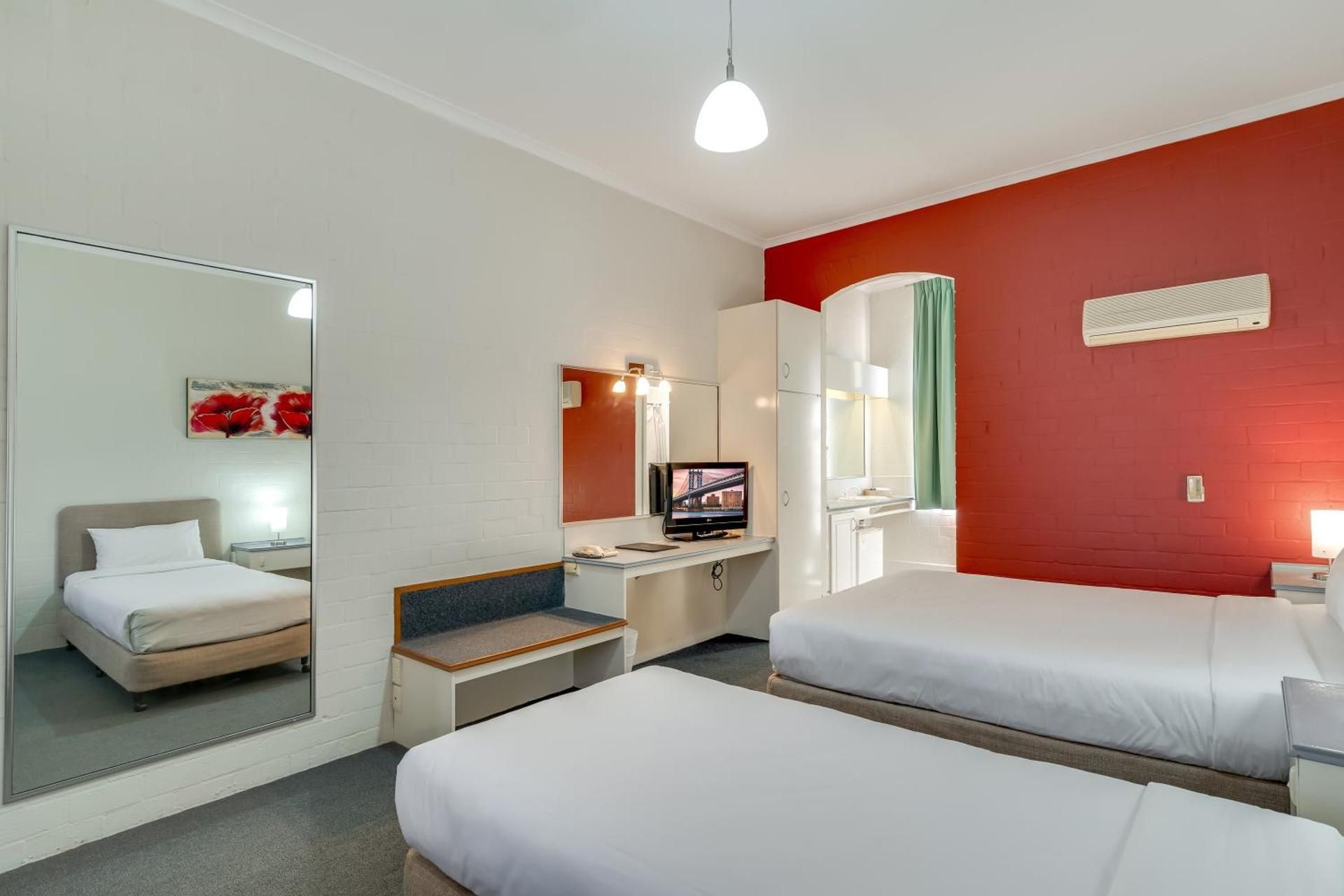 Budget Queen and Single Room (first floor only)