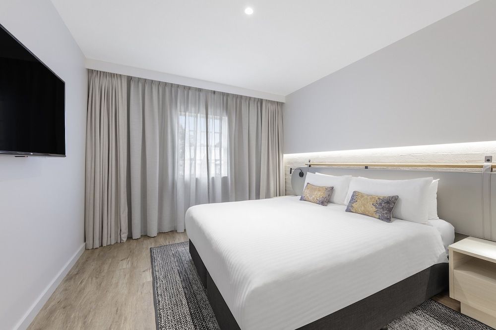 Suite, 1 King Bed, Balcony