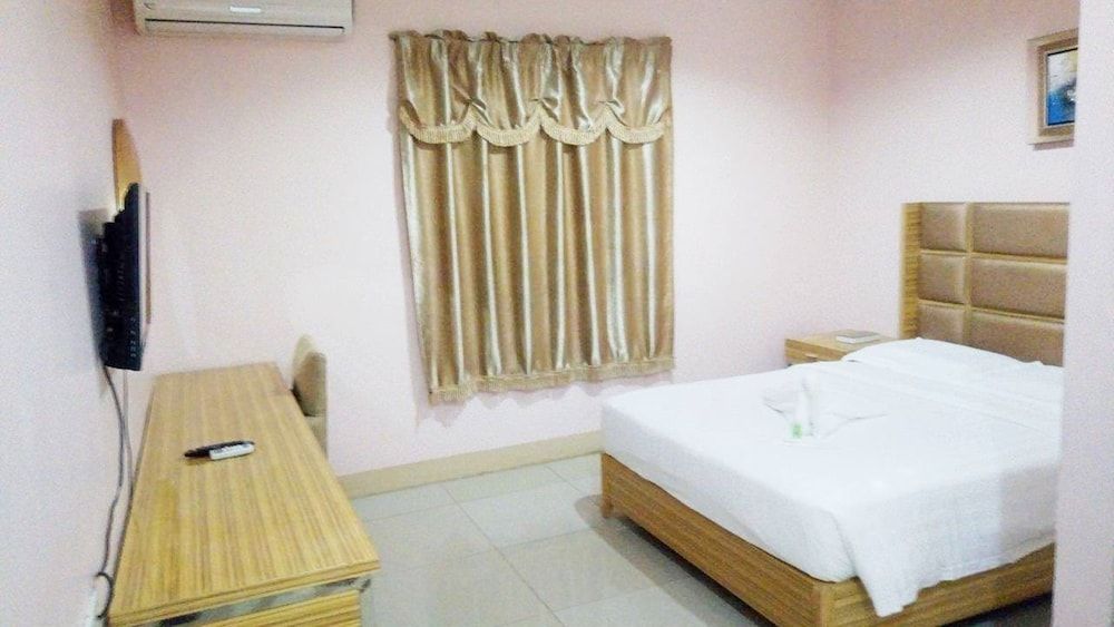 Meaco Hotel Legazpi Standard Room 3