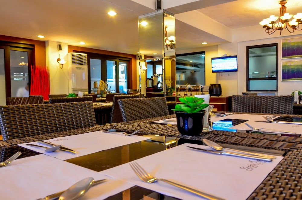 undefined White House Beach Resort 7