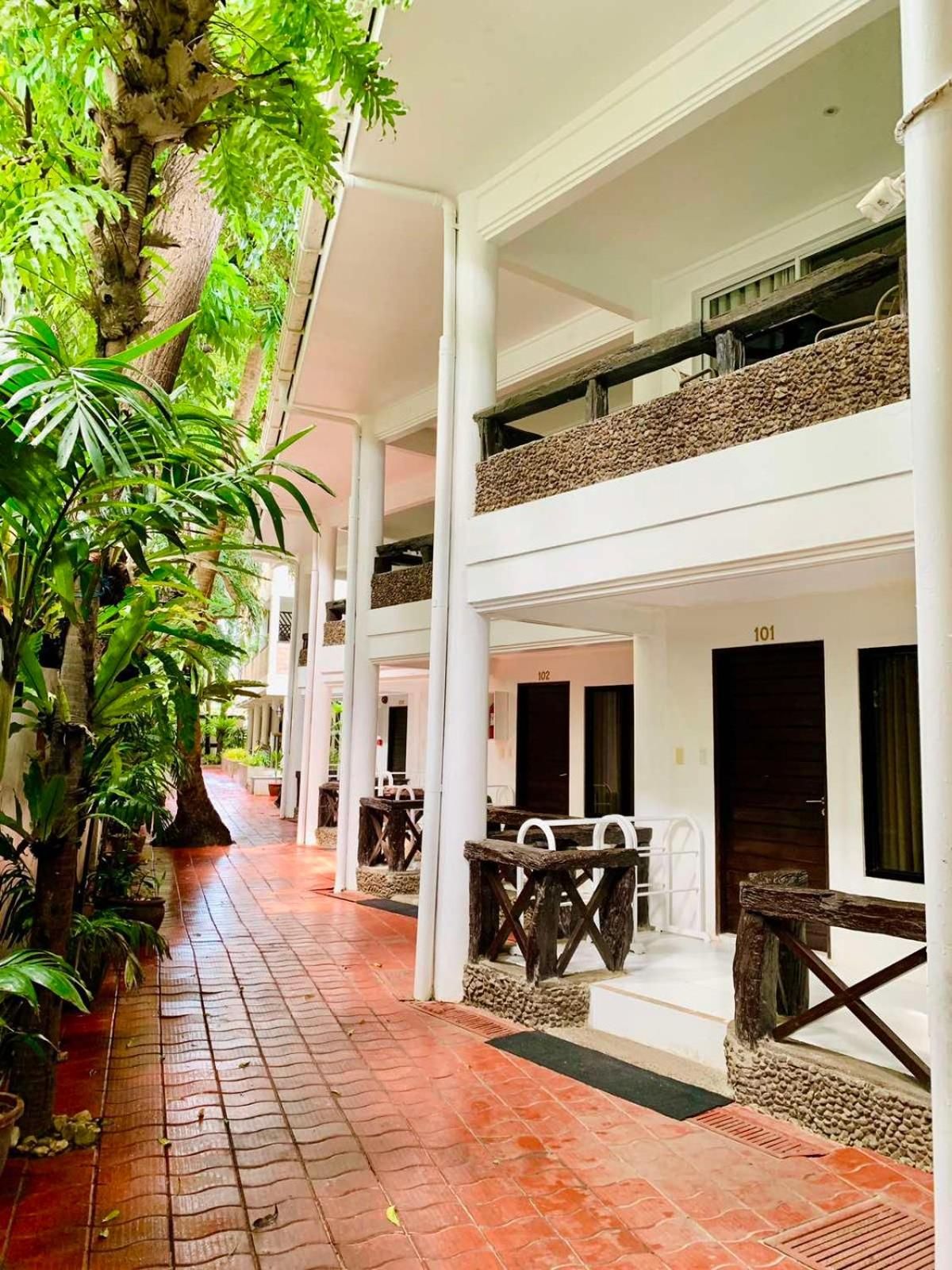 undefined White House Beach Resort 3