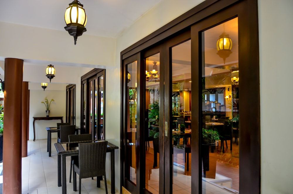 undefined White House Beach Resort 10