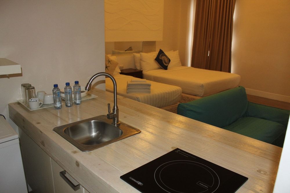 The Reef Hotel and Residences Family Suite Park View 7