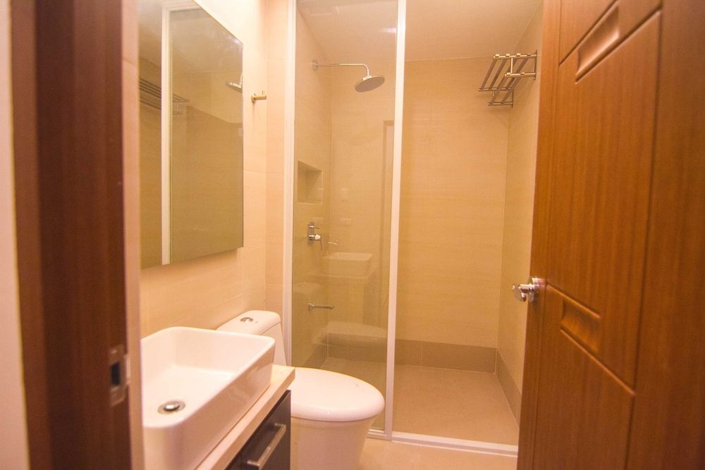 The Reef Hotel and Residences Deluxe Room, Bay View 4