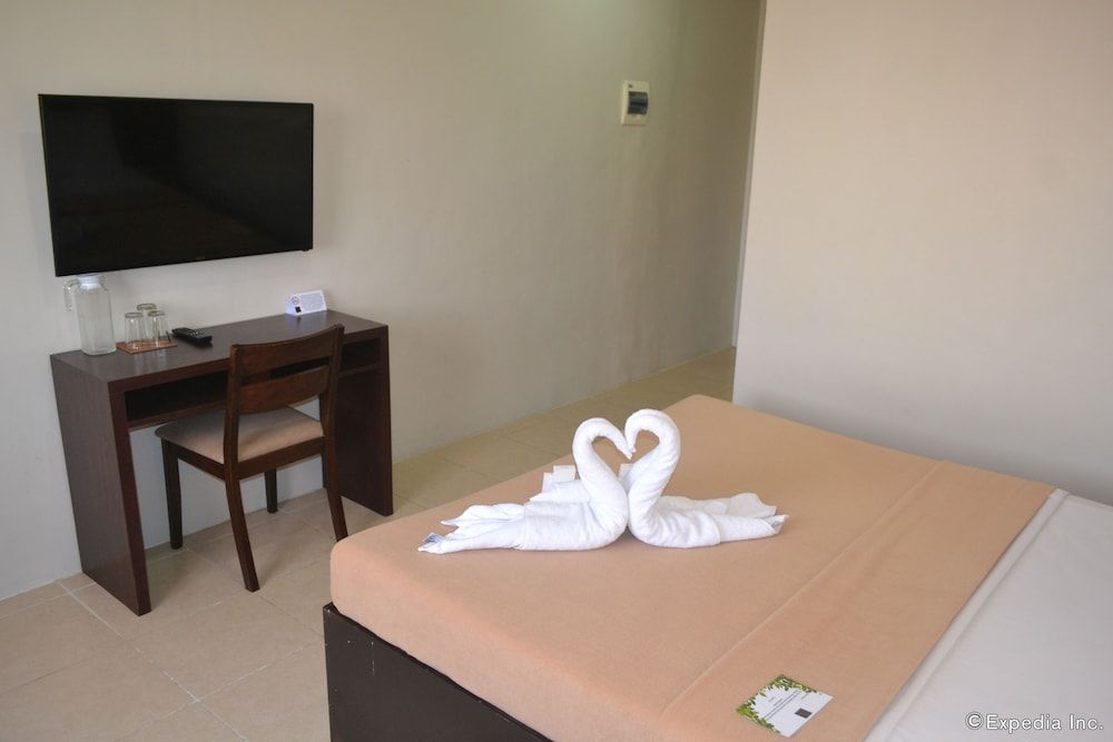 Columbus Plaza Hotel Premium Room 18