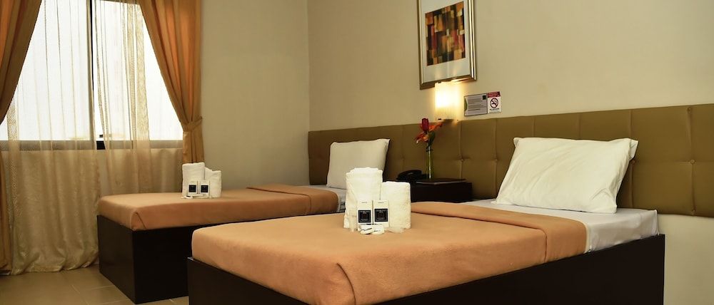 Columbus Plaza Hotel Premium Room 11